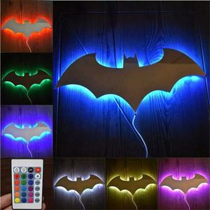 Lámpara Nocturna LED de Pared de 40CM con Diseño de <span class=keywords><strong>Batman</strong></span> de la Liga de la Justicia en 3D, Colorida, con Control Remoto - Product Image 1