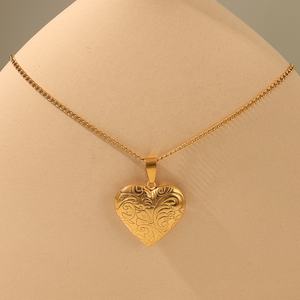 מתנה אישית לוקט 18 קראט תכשיטים עמיד למים שרשרת תליון תמונה מותאם אישית, שרשרת תליון, ספר אליפסה - Product Image 1