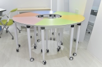 Bureau d'étudiant hexagonal moderne en métal pour laboratoire scolaire avec chaise - Personnalisé pour les salles de lecture