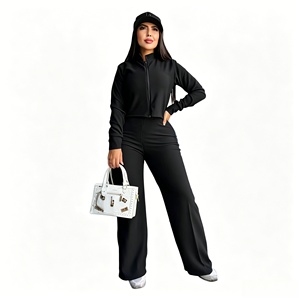 Ensemble de yoga haut de gamme 3 pièces pour <span class=keywords><strong>femme</strong></span>, décontracté, ample, au-dessus du genou, extensible dans les 4 sens, effet push-up, <span class=keywords><strong>avec</strong></span> broderie de lettres, taille XL, vêtements de sport - Product Image 3