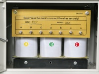 Transformateur triphasé élévateur et abaisseur de tension 5kVA 10kVA 15kVA 20kVA 30kVA 50kVA 60kVA 100kVA 150kVA 600V 480V 440V 400V 380V 220V 208V