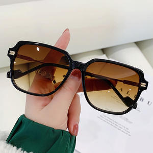 Nuevas Gafas de Sol para Mujer, Montura Completa, Lentes de PC con Protección UV400, Gafas de Sol Modernas Tipo 3, Origen Taizhou - Product Image 4