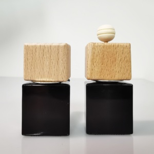 Bottiglia di Profumo in Vetro da 8ml con Tappo e Bastoncino in Legno Naturale, Diffusore per Auto, Bottiglia Nera per Bocchette di Ventilazione - Product Image 2