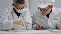 Équipe d'électroniciens d'élite, concept innovant pour la production, service de conception de circuits imprimés personnalisés