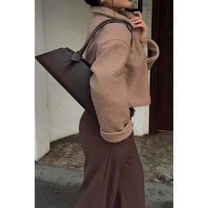 Bolso de Cuero Vintage Marrón Nersia con Decoración de Cadenas, Asa Única, Impermeable para Todas las Estaciones - Product Image 1