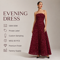 Robe de soirée bustier bordeaux pour femme avec appliques de roses 3D, coupe trapèze, idéale pour gala, bal de promo, invitées de mariage, collection boutique
