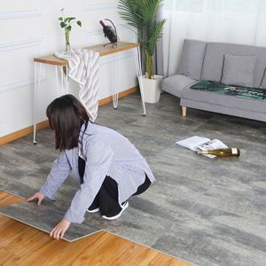 Losetas Autoadhesivas de Vinilo PVC para Pisos, Resistentes al Agua, con Diseño de Madera, para Interiores, Hogar, Oficina, Salón, Rectangulares, Superficie Lisa, Diseño Moderno - Product Image 2