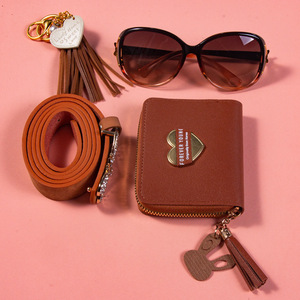 Set de Regalo Forever Young: Cartera, Gafas de Sol, Cinturón, Llavero, Regalo de San Valentín, Accesorios para Mujer, Caja de Regalo - Product Image 1