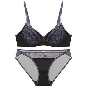 Ensemble de lingerie sexy en dentelle fine respirante de style français, soutien-gorge push-up sans fil et culotte pour femme - Product Image 1