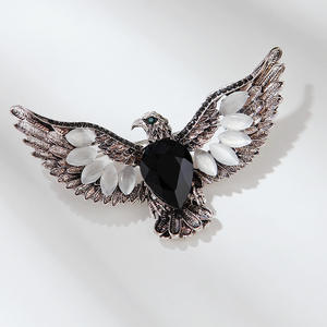 Criativo Retro Cat Eye Stone <span class=keywords><strong>Eagle</strong></span> Espalhando Asas Broche para Presentes Partes Engagements Feito de Liga Animal Acessório - Product Image 5