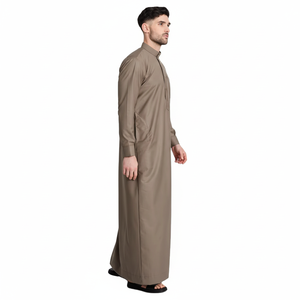 Thobe/Thawb Thobe traditionnel pour hommes avec capuche Robe élégante et confortable Parfait pour les vêtements culturels et décontractés Thobe à vendre - Product Image 1