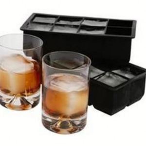 ถาดน้ำแข็งซิลิโคนแบบสี่เหลี่ยมจัตุรัสขนาดใหญ่ 8 ช่อง ปลอดสาร BPA ใช้ซ้ำได้ เป็นมิตรกับสิ่งแวดล้อม สำหรับทำน้ำแข็งและไอศกรีม - Product Image 5