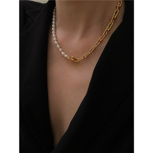 Mix Chain U Shape chiusura a ferro <span class=keywords><strong>di</strong></span> cavallo <span class=keywords><strong>collana</strong></span> <span class=keywords><strong>di</strong></span> <span class=keywords><strong>perle</strong></span> reali girocollo collane placcate oro 18 carati <span class=keywords><strong>donna</strong></span> gioielli Vintage moderni francesi 2022 - Product Image 2