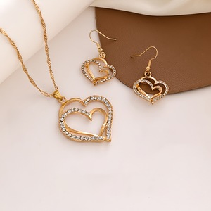 Popular Conjunto de Collar y Pendientes con Doble Corazón de Melocotón Estilo Europeo y Americano con Circonita, Accesorios para Cenas de Boda, Regalo de San Valentín - Product Image 4