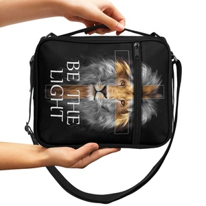 Bolsas de diseñador de artículos de lujo Venta al por mayor Dios personalizado está con ella. Ella no se caerá Fundas bíblicas Bolsa con correa para el hombro Bolsa impermeable para leer Bolsa conveniente - Product Image 2