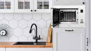 Four à <span class=keywords><strong>micro</strong></span>-ondes encastrable Cecotec <span class=keywords><strong>20</strong></span> <span class=keywords><strong>litres</strong></span> avec <span class=keywords><strong>grill</strong></span> 1200W, commande tactile, 8 fonctions, revêtement céramique blanc, chauffage, décongélation - Product Image 4