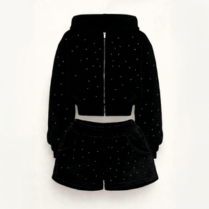 Ensemble de sport deux pièces pour femme : veste courte zippée et short décontracté à cordon de serrage, léger et respirant, idéal pour l'exercice - Product Image 1