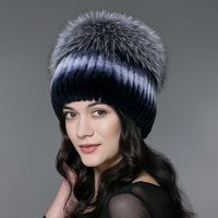 Bonnets en fourrure de lapin Rex véritable pour femmes Bonnet en fourrure véritable avec grand pompon en fourrure de renard argenté Chapeaux chauds et moelleux