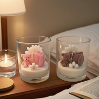 Petite Bougie Votive Parfumée Faite Main en Cire de Soja, Ours Tulipe et Marguerite, pour Décoration d'Intérieur Pendant Diwali et Noël