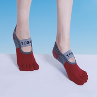 Chaussettes de sport personnalisées pour femmes, couleur unie, fendues, à la mode, avec cinq orteils, en silicone, antidérapantes, pour trampoline, yoga, pilates, entraînement, danse