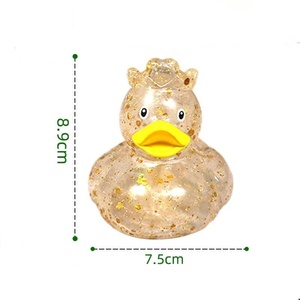 MCtoy Patitos <span class=keywords><strong>de</strong></span> Goma con Lentejuelas y Polvo Dorado, Personalizables con Logotipo, <span class=keywords><strong>de</strong></span> Vinilo, Unisex, para Baño, con Diseño <span class=keywords><strong>de</strong></span> Animales, para Niños <span class=keywords><strong>de</strong></span> 2 a 14 Años - Product Image 4