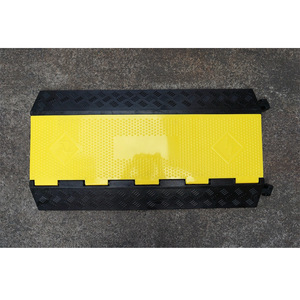 Passerelle pour câbles à trois lignes <span class=keywords><strong>de</strong></span> grande taille 900*500*65mm, ralentisseurs <span class=keywords><strong>de</strong></span> vitesse, protection des câbles au sol, anti-circulation, <span class=keywords><strong>passage</strong></span> pour câbles à 6 voies - Product Image 3