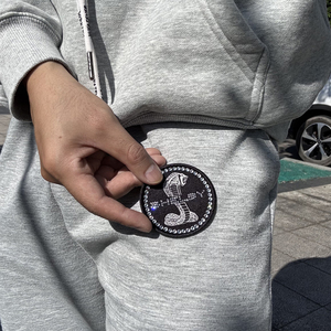 Parches Bordados de Tela de Lujo al por Mayor, Insignias con Logotipo Personalizado Magnéticas para Ropa, Bordados de Lujo Grandes/Pequeños para Deportes Escolares - Product Image 4