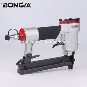 Engrapadora Neumática Industrial de Alta Resistencia 9025 425k para Madera - Product Image 4