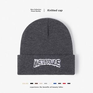 Chapeau en laine tricoté Zte pour femme épais et chaud à double couche avec broderie de lettres anglaises - Product Image 2