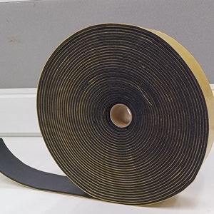 Nastro autoadesivo in schiuma di gomma che conferisce un'elevata resistenza allo stampaggio e proprietà termoisolanti elastomeriche - Product Image 4