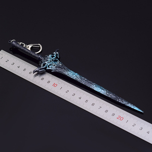 พวงกุญแจดาบขนาดเล็กรุ่น Final Fantasy <span class=keywords><strong>XV</strong></span> ขนาด22ซม. 56ก. เครื่องประดับขนาดเล็กทำจากสังกะสีอัลลอยอาวุธยูน่าอัลติมาเบลด - Product Image 5