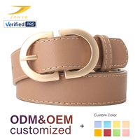 Ceinture en cuir de vachette lisse élégante pour femme, personnalisable, avec boucle ardillon dorée mate en forme de C et surpiqûres contrastées
