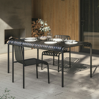 Table à manger extérieure moderne en acier inoxydable noir avec revêtement en poudre, style minimaliste, durable, personnalisable, 6/8/10 places, haute qualité