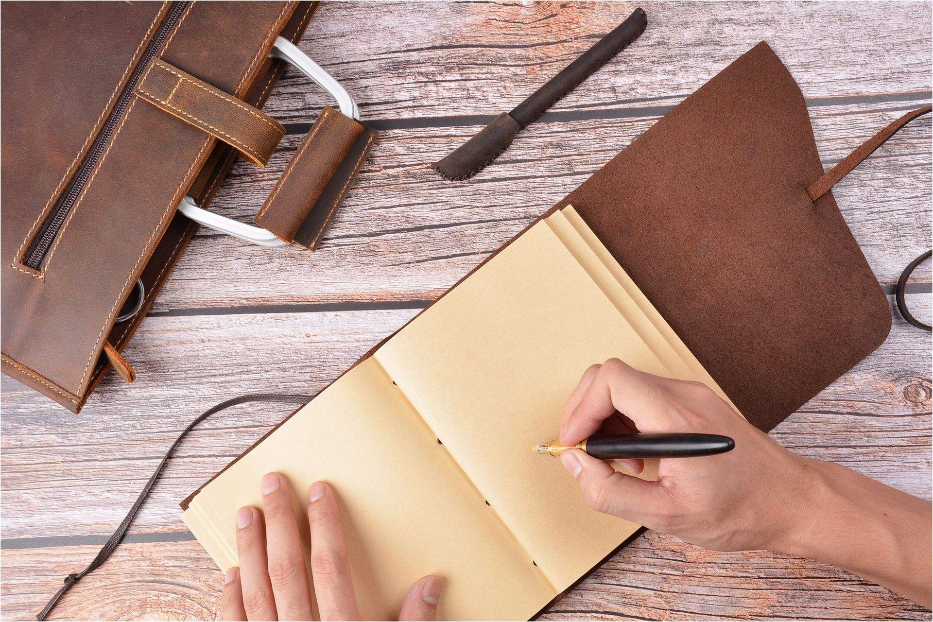 Brun avec du papier kraft