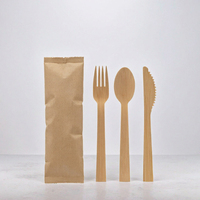 Couverts jetables en bambou biodégradables personnalisés avec logo pour restaurant écoresponsable (cuillères, couteaux, fourchettes, sacs)