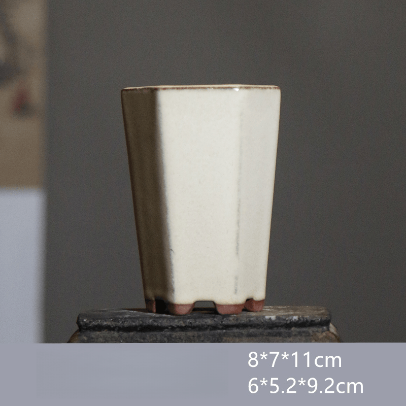 Pot moyen hexagonal à glaçure blanche