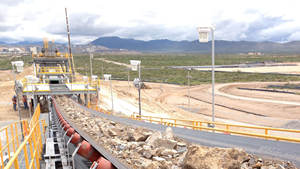 Yüksek Kaliteli Endüstriyel EP Kauçuk Konveyör Bandı Siyah Konveyör Bandı EP Kumaş Madencilik Konveyör Kauçuk Bandı - Product Image 6