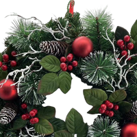 Guirlande de Noël décorative Senmasine 40 cm à suspendre en extérieur, avec feuilles artificielles, baies rouges, cônes de pin et branche enneigée