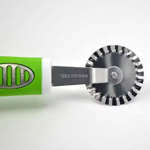 Taglierina per <span class=keywords><strong>Pizza</strong></span> con Logo personalizzato lama in acciaio inox e manico in metallo in metallo per <span class=keywords><strong>Pizza</strong></span> e coltello strumento - Product Image 4