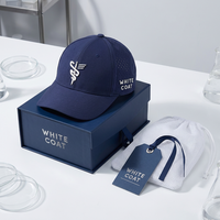 Casquette de baseball perforée au laser haute performance avec logo 3D en silicone, respirante, séchage rapide, style médical, blanche