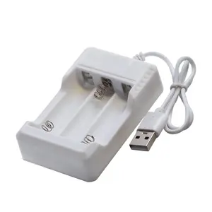 Chargeur de batterie USB à 3 emplacements en gros Ni-mh / Ni-cd chargeurs de piles AA 18650 chargeur de batterie 3.6v li ion