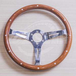 Pièces d'<span class=keywords><strong>auto</strong></span> personnalisées d'usine WZSEAHI <span class=keywords><strong>volant</strong></span> universel classique rétro en bois de noyer 380mm - Product Image 5