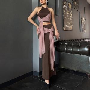 Nuovo Stile <span class=keywords><strong>Set</strong></span> <span class=keywords><strong>Coordinato</strong></span> Formale da Donna con Gonna Lunga e Schiena Scoperta, Vendita all'Ingrosso alla Moda - Product Image 1