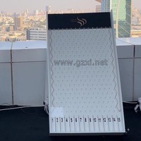 Jeu de plateau interactif de carnaval Plinko et bingo personnalisé avec des jetons ronds en forme de goutte pour gagner des trophées