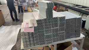 Table de travail industrielle en profilé carré en alliage d'aluminium série 6000, norme nationale 8840R, pour ligne de traitement de découpe d'angles - Product Image 5