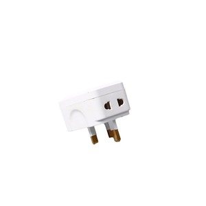 Adaptador de viaje universal E823, enchufe británico, doble toma USB con luz indicadora, cargador rápido, 100-240V, 18W, material ABS - Product Image 2