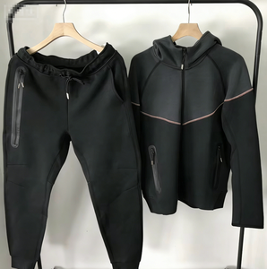 Ensembles de vêtements de sport pour hommes entièrement personnalisés en gros - Haute qualité, extensibles dans quatre directions, séchage rapide, légers, 100% polyester - Product Image 1