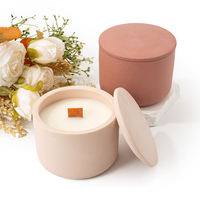 AIKUN Vente en gros de bougies parfumées en céramique personnalisées avec étiquette privée, avec couvercle, mèche en bois, pot mat pour la décoration de la maison et les cadeaux de fête