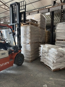 Alcool polyvinylique industriel en flocons de qualité supérieure, résistant à l'<span class=keywords><strong>humidité</strong></span> et à la corrosion, pour <span class=keywords><strong>le</strong></span> collage de meubles en bois massif, meilleur prix - Product Image 4