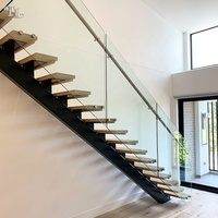 Escalier droit en bois et verre Tanlong au design moderne, avec éléments en fer forgé